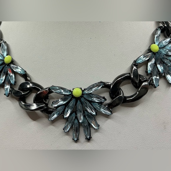BAUBLEBAR LARGE GUNMETAL CHAIN AND BLUE RHINESTONE FLORAL NECKLACE - Picture 2 of 3